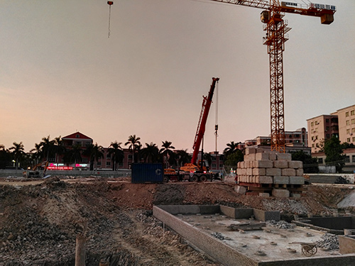 黄金铺华府地下室土方开挖