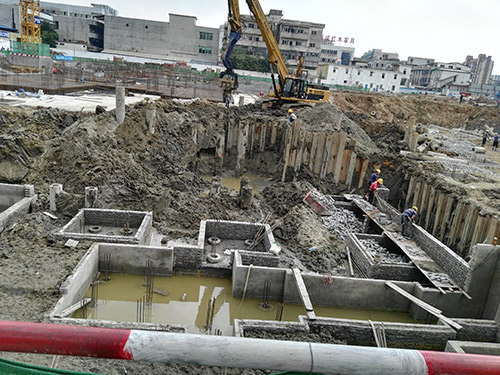 黄金铺华府地下室土方开挖