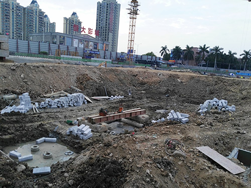 黄金铺华府地下室土方开挖